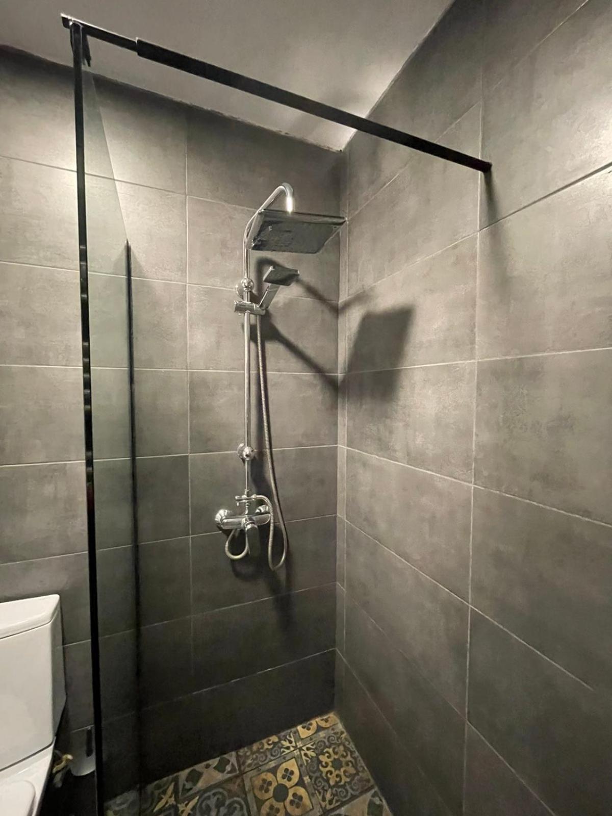 Apartment Art Tabidze