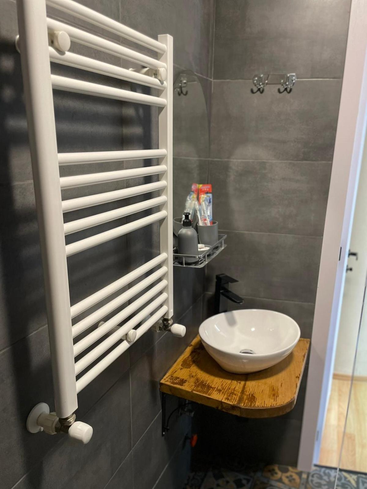 Art Tabidze Apartment *
