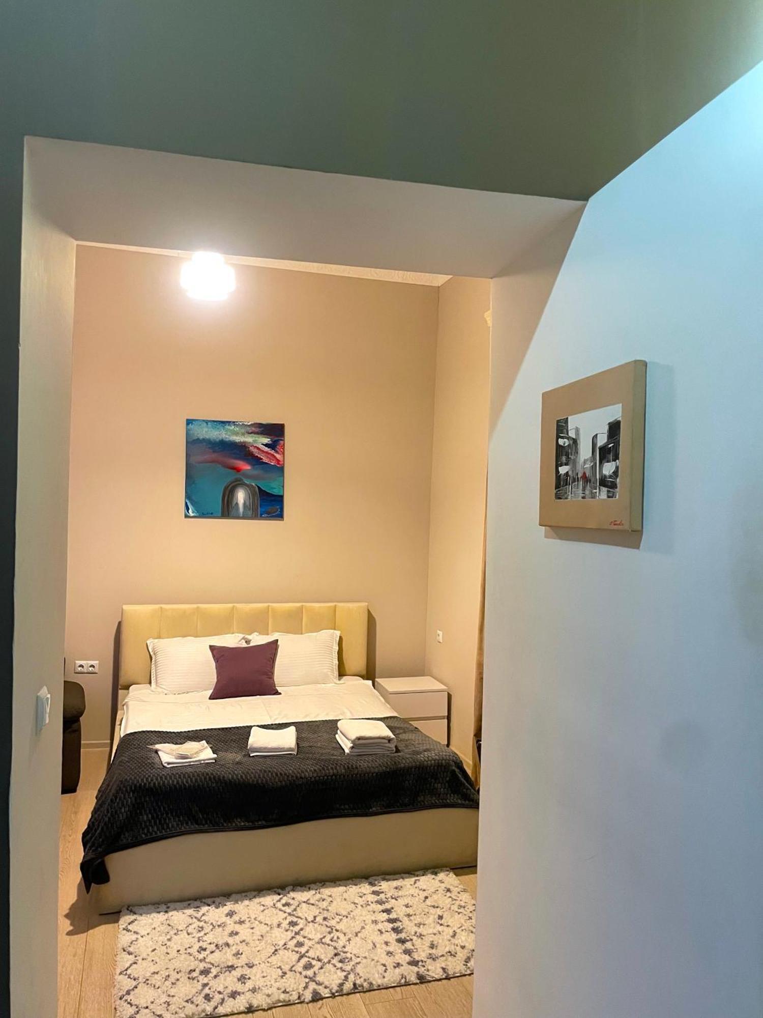 Art Tabidze Apartment *